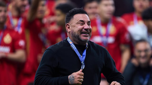 Turco Mohamed protagoniza encontronazo con David Faitelson tras bicampeonato con Toluca.