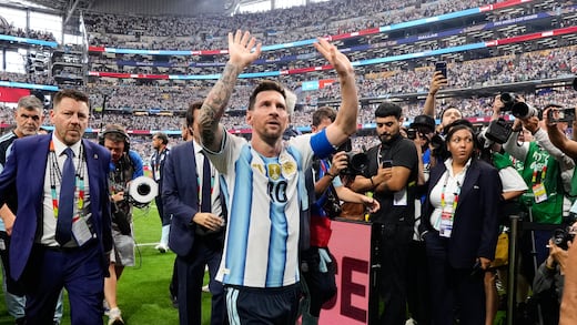 Mundial épico, manchado por el favoritismo de la FIFA e Infantino a Argentina y Messi