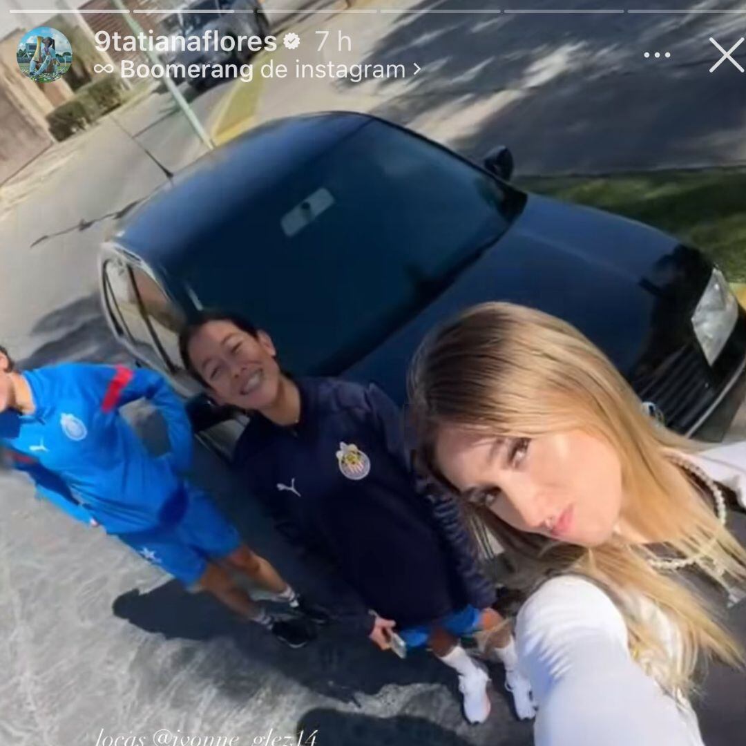 Tatiana Flores, junto a Ivonne González y Julieta Pérez de Chivas Femenil.