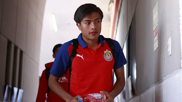 Canterano de Chivas sorprende con un golazo digno del nuevo Messi mexicano