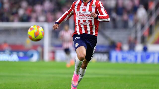 ¡No lo dejan ir! Chivas rechaza oferta de Europa por uno de sus canteranos más prometedores.