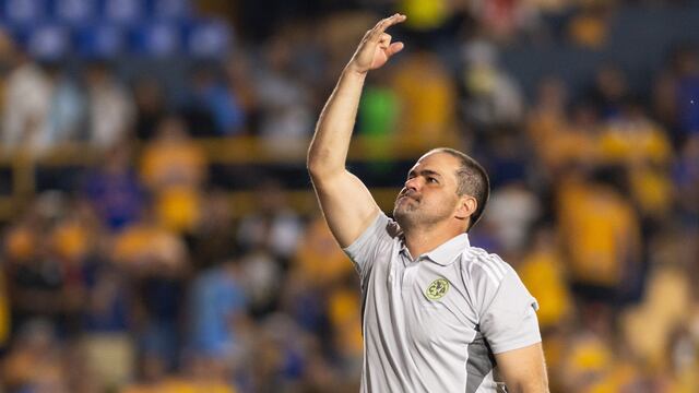 André Jardine explicó la razón por la cual volvió a hacer la seña del tricampeonato tras el partido entre Tigres y América en el Volcán
