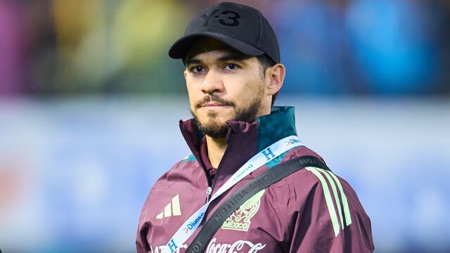 ¿Cepillaron a Henry Martín por berrinche? Javier Aguirre lo habría dejado fuera por un reclamo