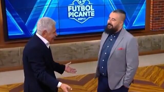 Futbol Picante imita a La Casa de los Famosos