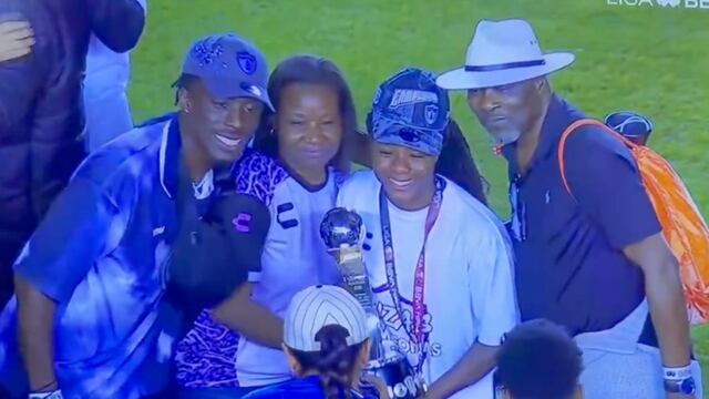 Pachuca no la pasó bien en la premiación de la Liga MX Femenil y todo por el protagonismo de las familias