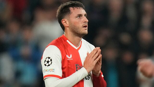 Acuerdo total entre Feyenoord y AC Milan por el traspaso de Santiago Giménez