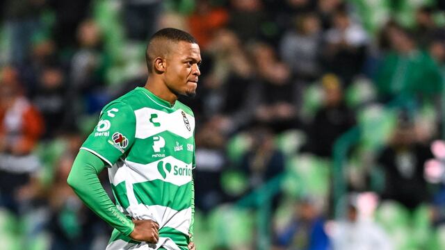 Harold Preciado, en un partido con Santos Laguna.