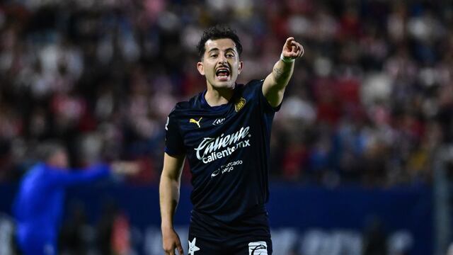 Alan Mozo en el Atlético de San Luis vs Chivas.