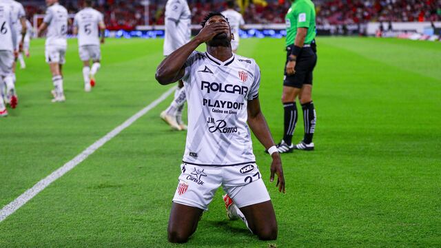 Díber Cambindo llegó a 8 goles con Necaxa.