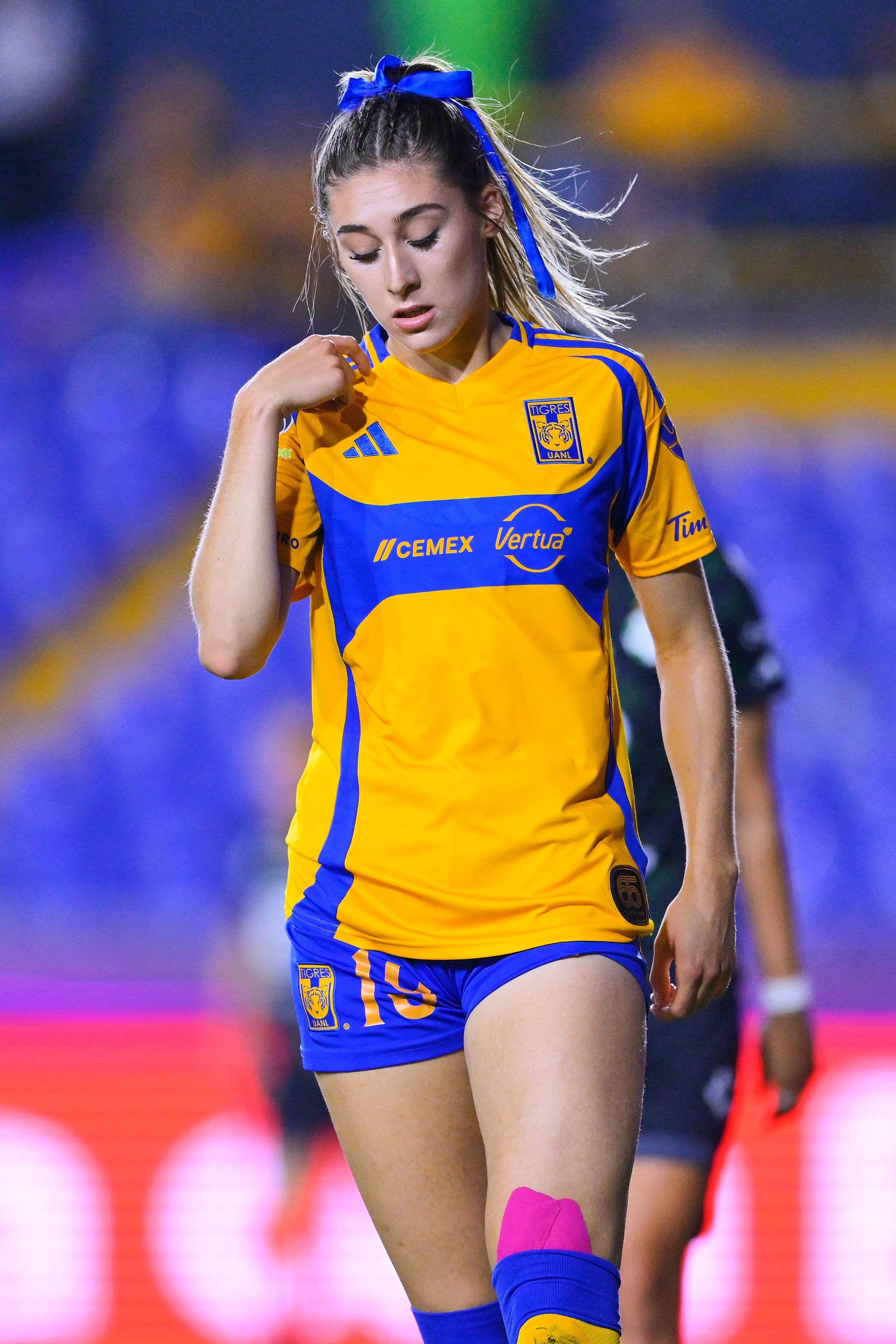 Futbolista de Tigres sufre fractura a días de la Liguilla; estaría fuera varios meses