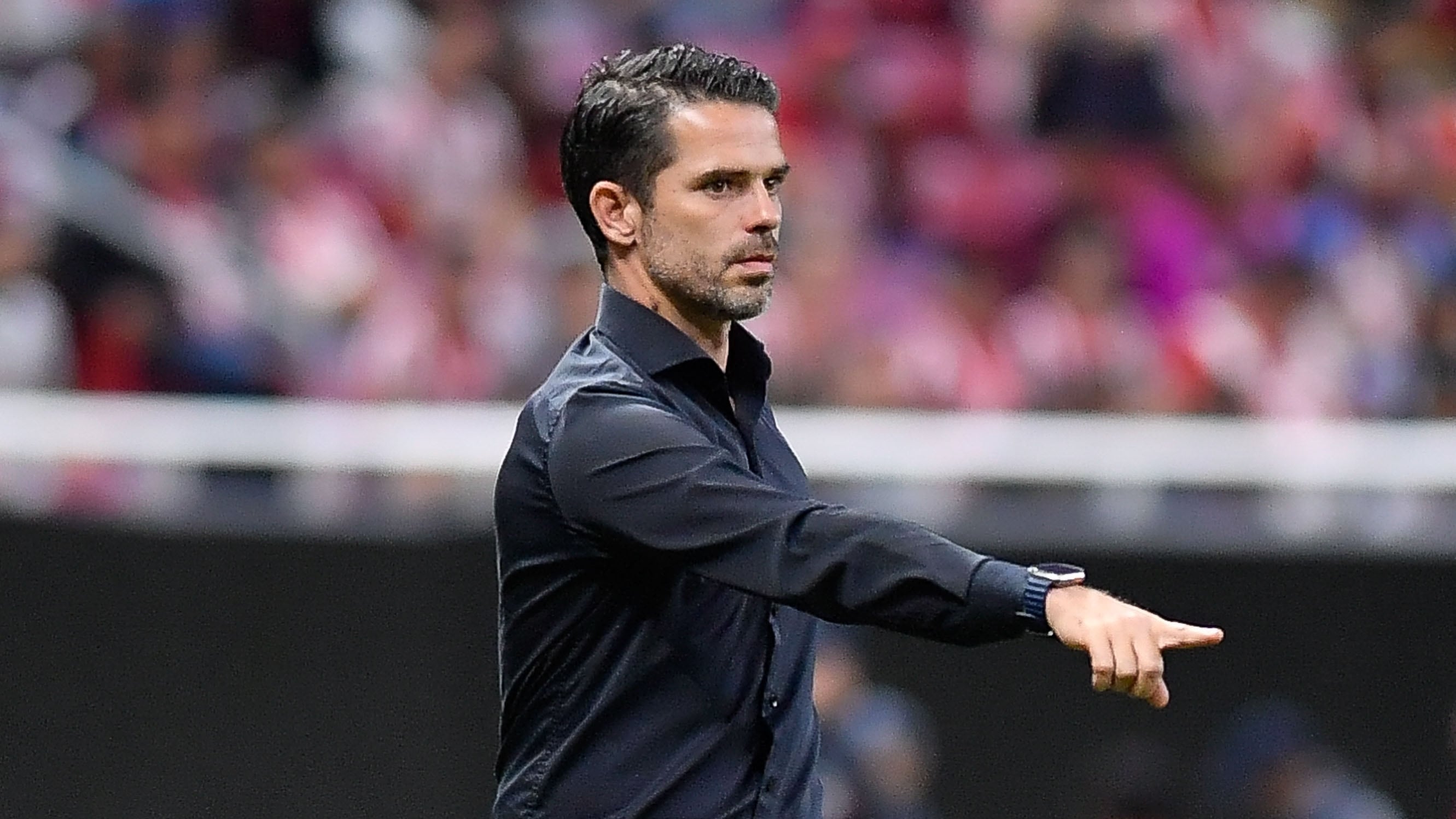 Fernando Gago con Chivas.