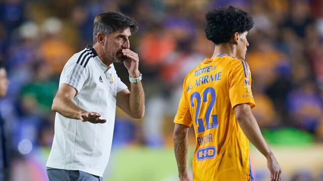 Veljko Paunovic con Uriel Antuna en Tigres.