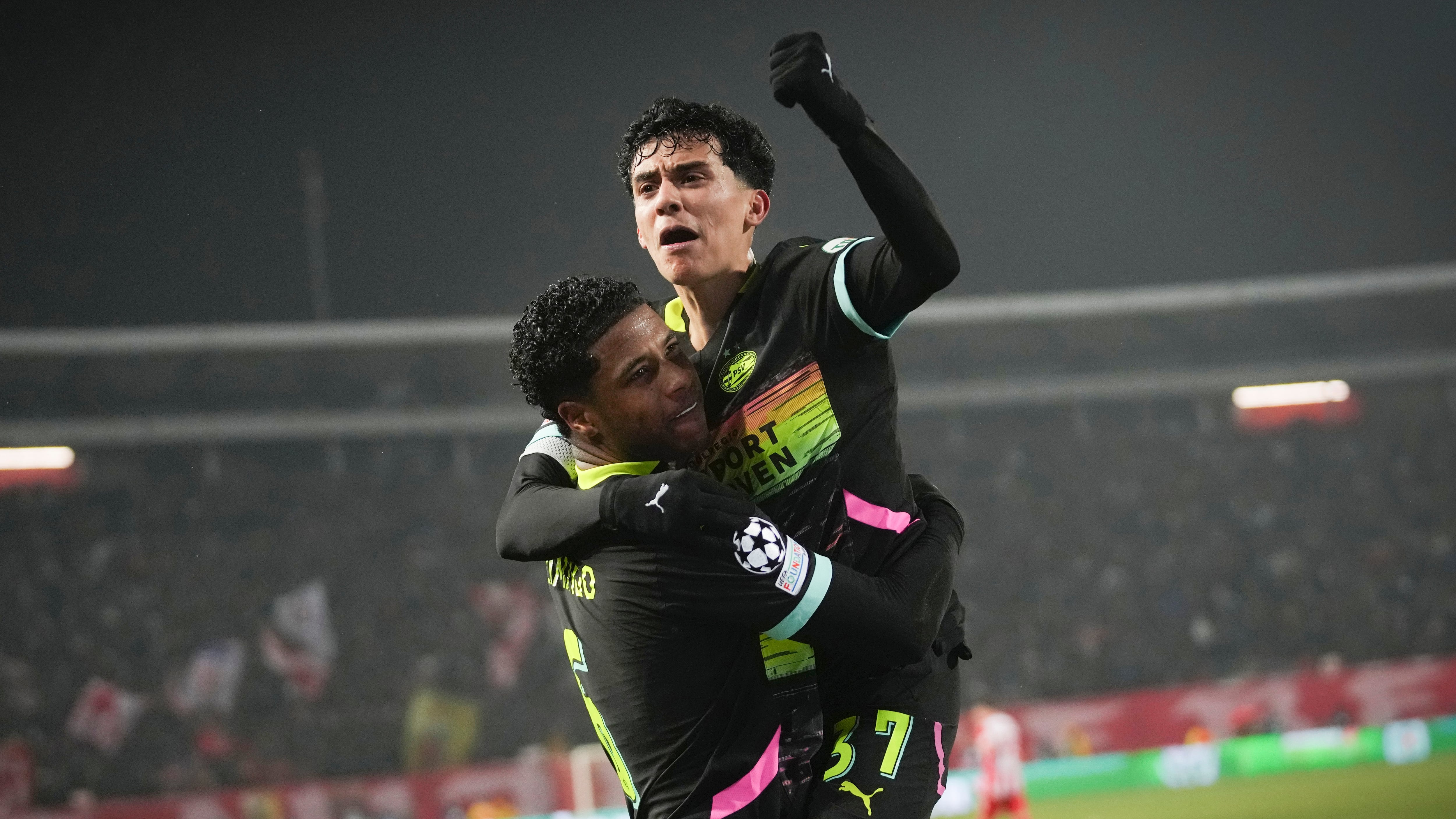 Richard Ledezma ha sido un jugador destacado este año con PSV Eindhoven. (AP Photo/Darko Vojinovic).