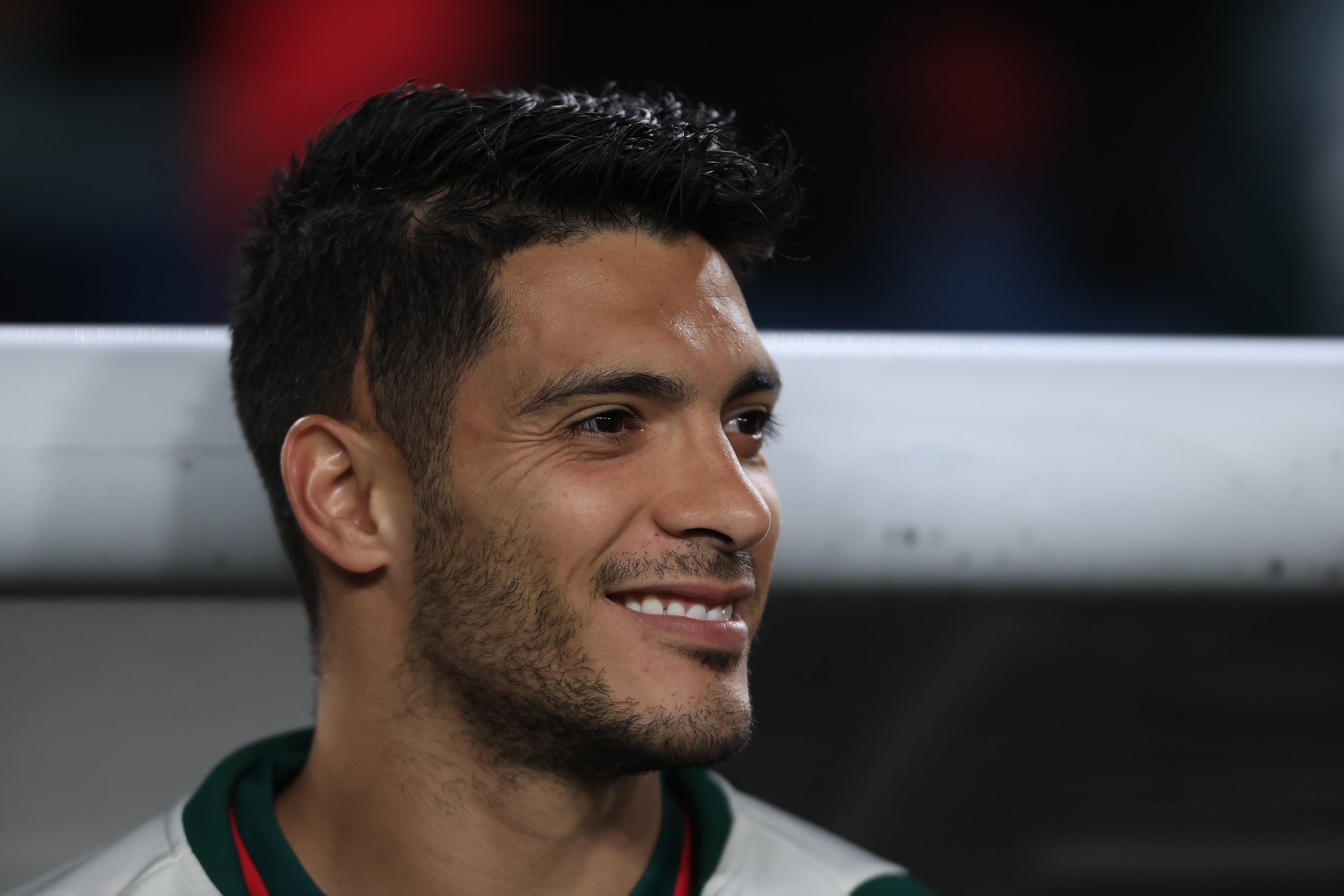 Piden que Raúl Jiménez llegue al Club Chivas