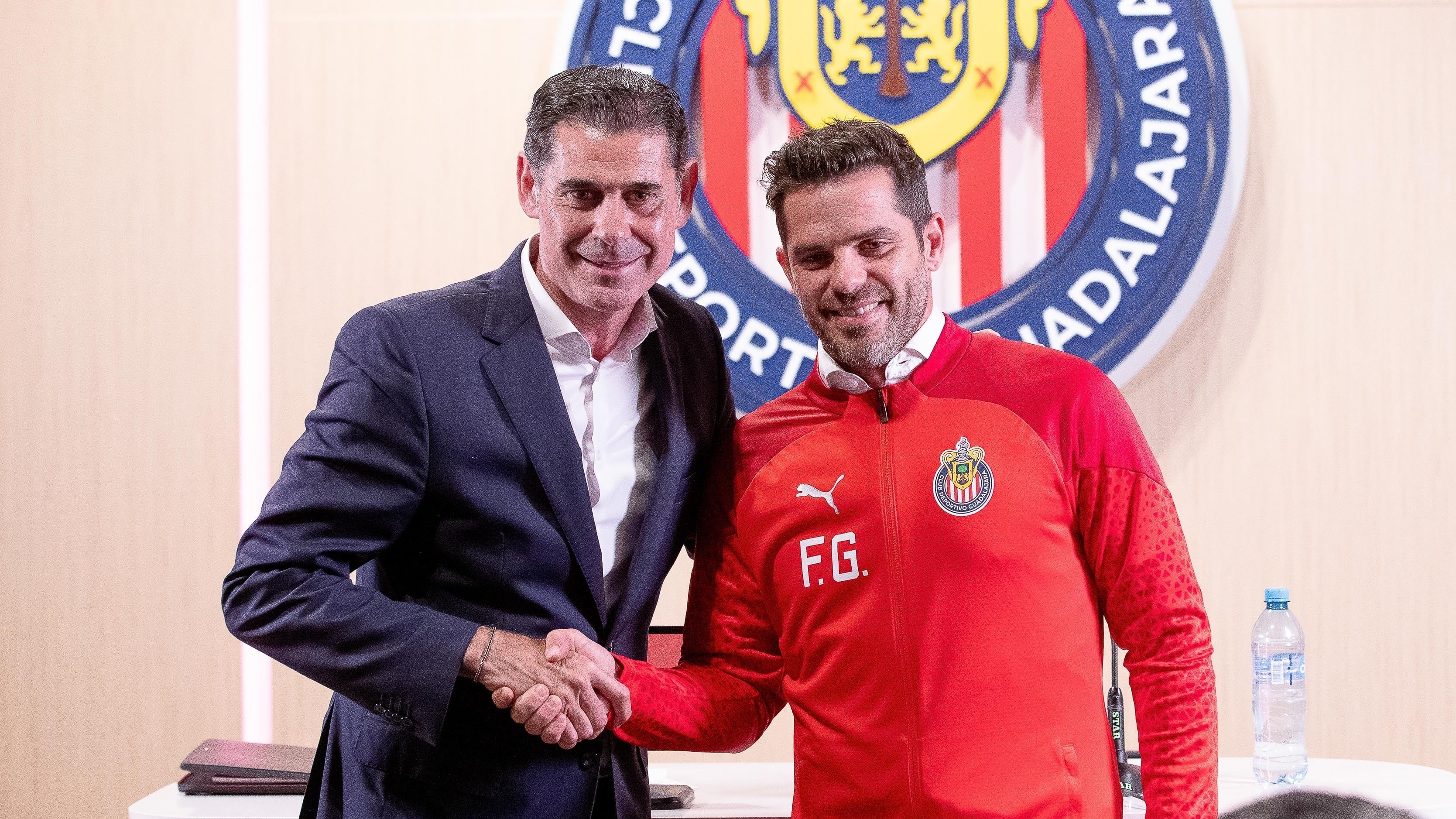 Salidas de Fernando Hierro y Fernando Gago afectará al Club Chivas