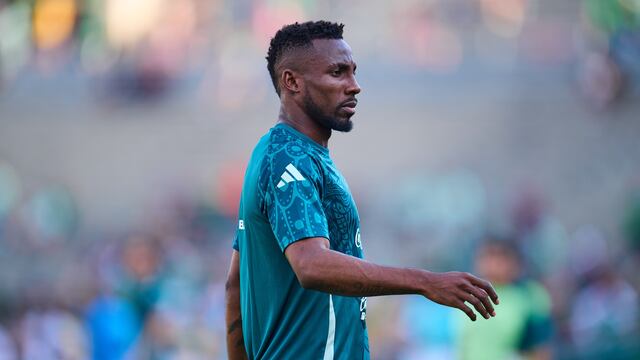 Julián Quiñones con la Selección Mexicana.