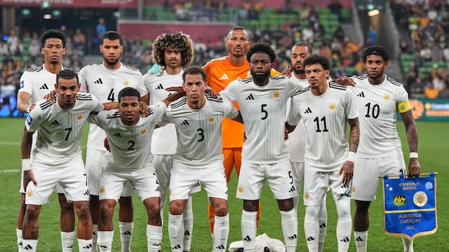 Entrenador de Curazao renuncia al cargo a un mes del Mundial 2026.