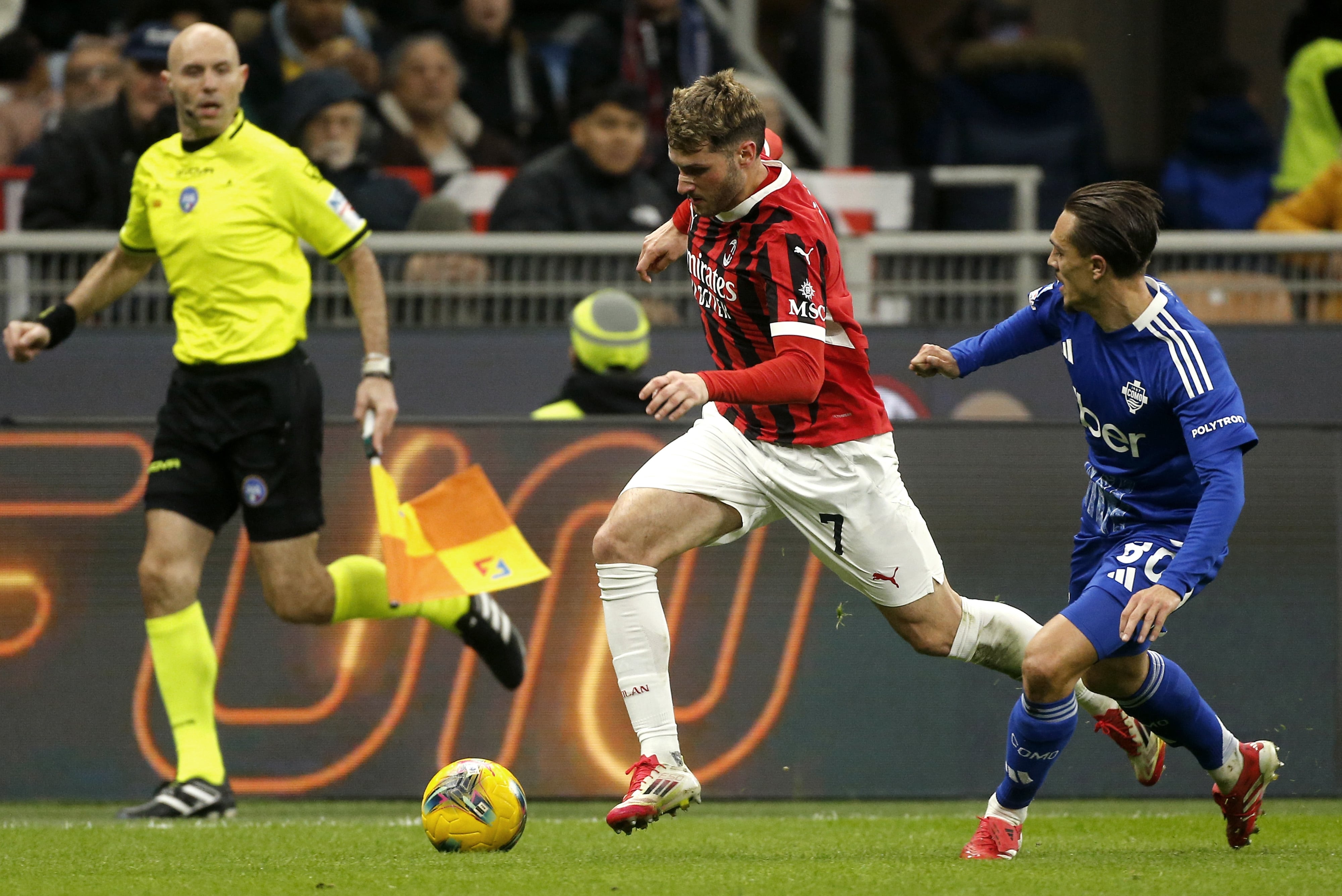 Santiago Giménez con AC Milan.