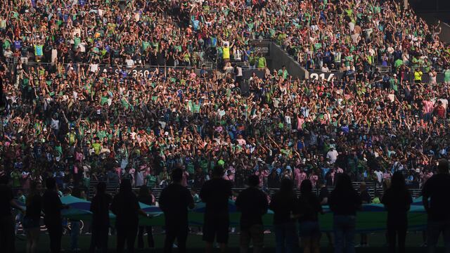 ¿Ya hay barras en la MLS? Captan pelea campal entre fans de Inter Miami y Seattle Sounders.