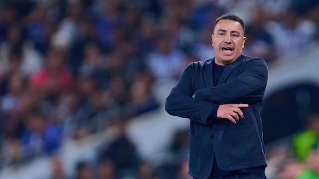 Efraín Juárez podría salir de Pumas por diferencias con la directiva en el armado del equipo