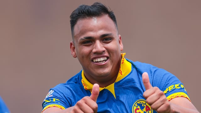 Román Martínez sigue en el futbol, juega en la talacha y ya tiene un nuevo equipo.
