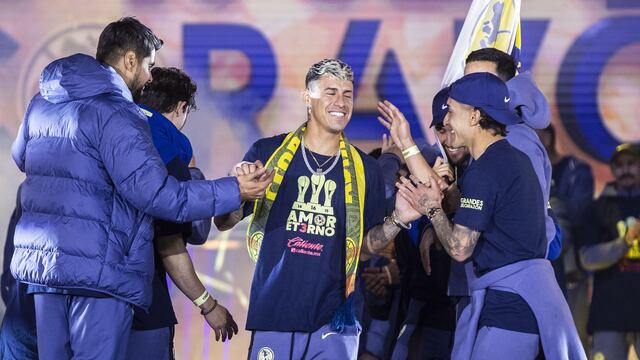 Festejos de Club América por el tricampeonato.