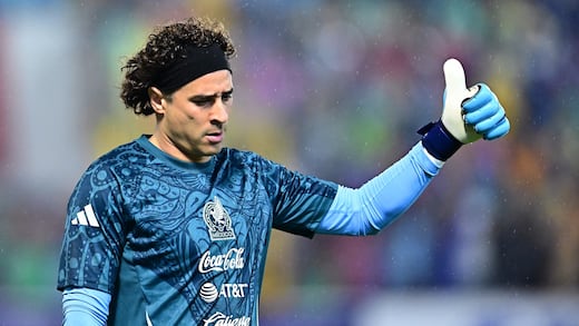 Hacer comerciales como Memo Ochoa no asegura boleto al Mundial: Santiago Giménez lo sabe