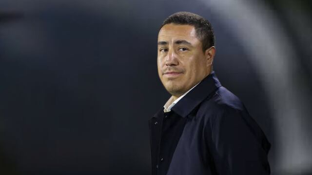 En Colombia dieron el premio a Mejor DT del 2024 y no fue para Efraín Juárez.