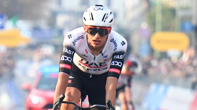Isaac del Toro hoy: El ciclista mexicano termina 10 en Etapa 1 del Tirreno-Adriático 2026