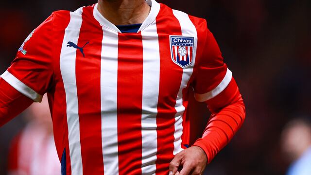 Chivas logra retener a su máxima joya en ofensiva; no, no es Chicharito