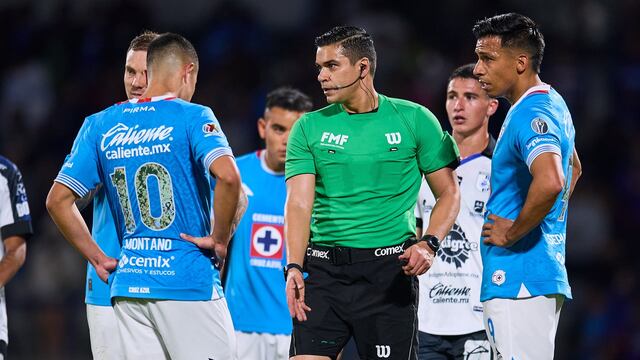 Cruz Azul vs Querétaro en el Clausura 2025.