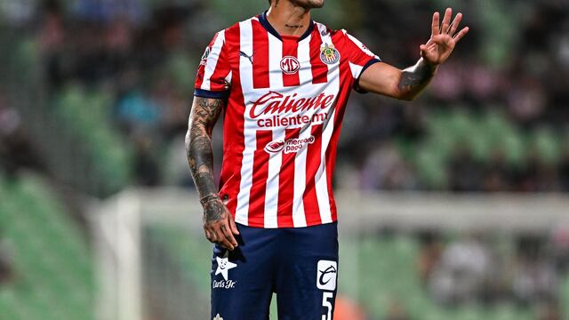 ¿Otra vez Chicharito? Figura de Chivas sufre aparatosa fractura en pretemporada del equipo