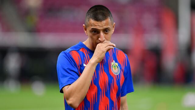 Ya se sabe cuánto tiempo estará fuera el Piojo Alvarado de Chivas