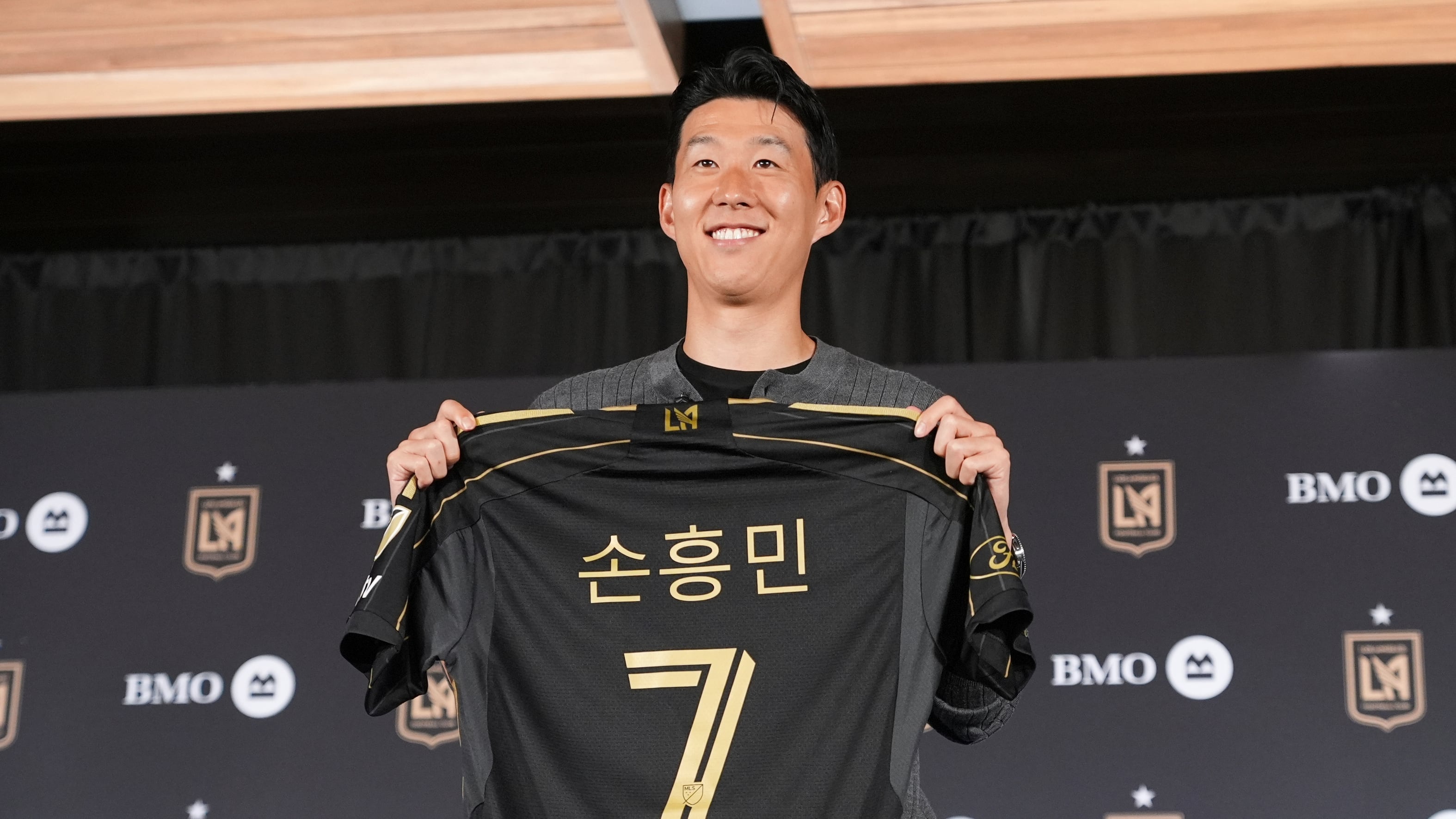 Son Heung-min en su presentación con LAFC.
