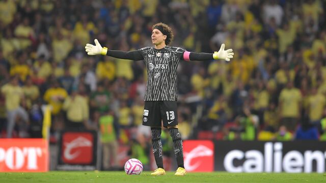 Memo Ochoa con el Club América.