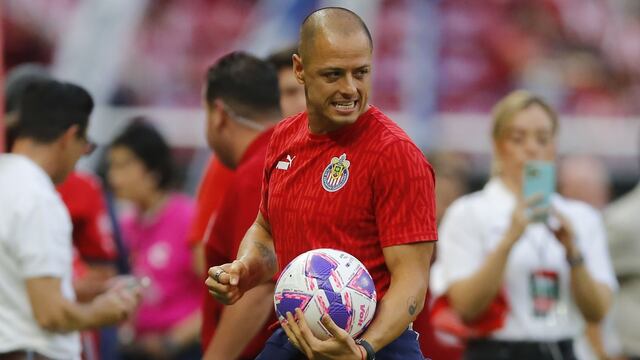 Chicharito no juega, pero ¡Ah, cómo se queja!, ahora lanzó un dardo tras el Chivas vs Atlas y le podría caer la voladora