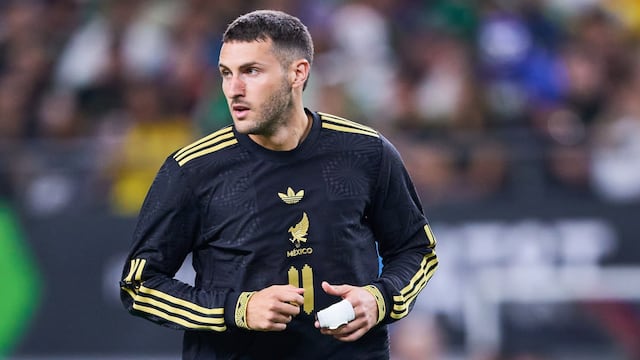 Santiago Giménez, en un partido con la Selección Mexicana.