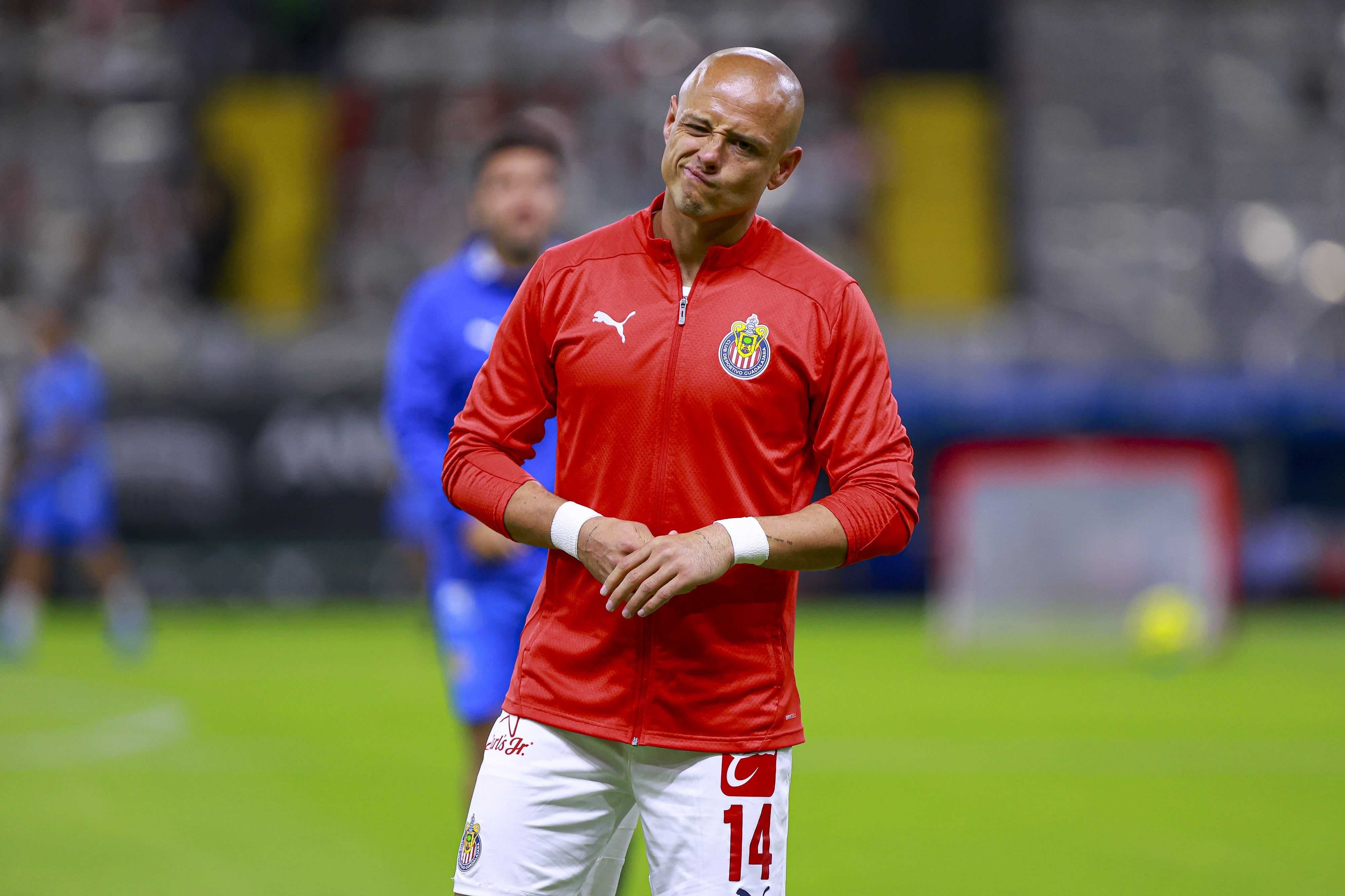 Javier Chicharito Hernández ya no es bien visto por el grupo en Chivas