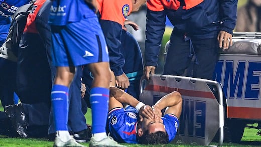 Chiquete Orozco no tendría fractura en tobillo pero sí en ligamento; el Mundial 2026 peligra
