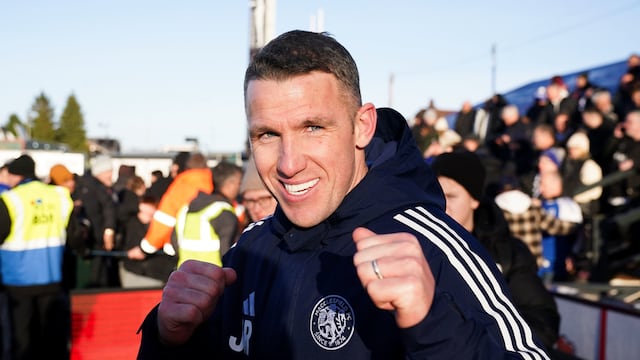 Investigan presunto intento de incendio provocado en el estadio del Macclesfield.