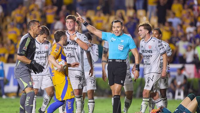 Necaxa quedó eliminado contra Tigres tras una polémica arbitral.