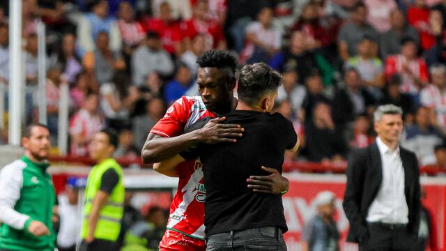 Díber Cambindo y Nicolás Larcamón en Necaxa.