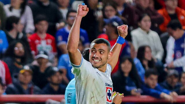 Giakoumakis, delantero de Cruz Azul.