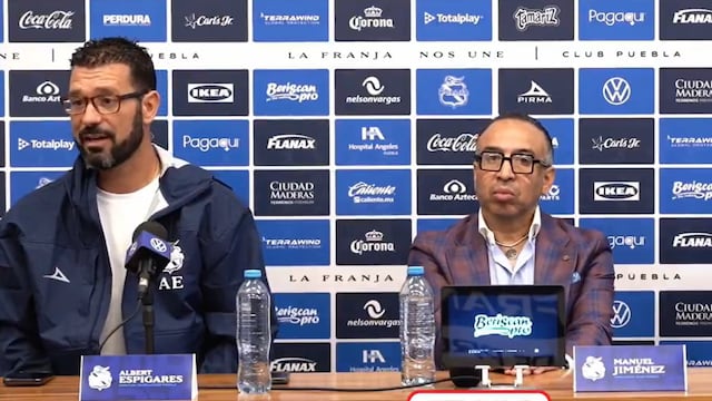 Acusan a DT del Puebla de negligencias médicas en pelan conferencia de presentación