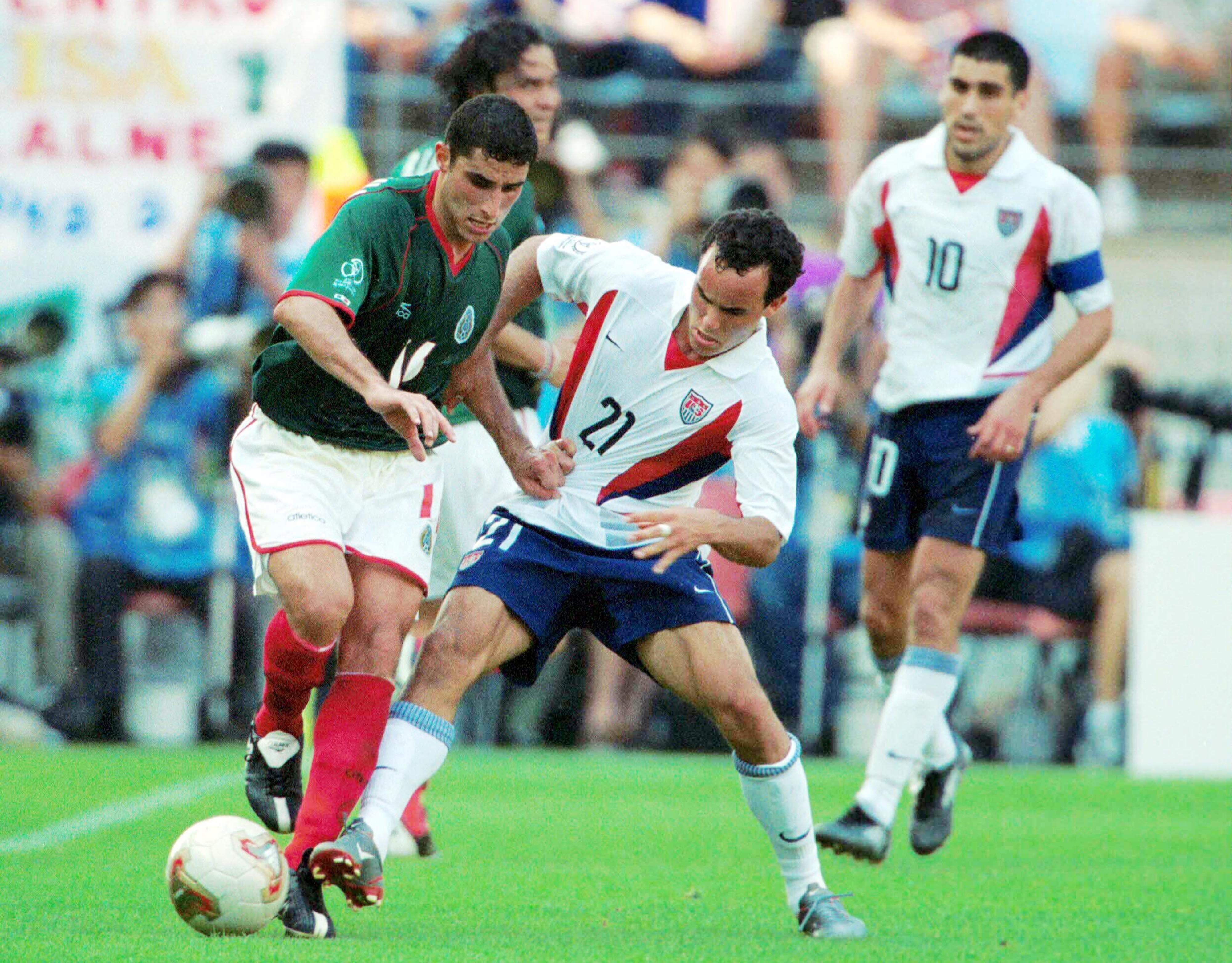 Landon Donovan en partido contra la Selección Mexicana.