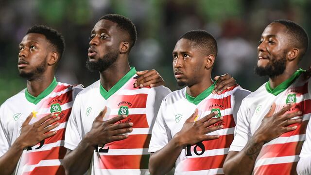 Referente de la Selección de Surinam confesó conocer a los jugadores de México y su papá seguía a Santiago Giménez