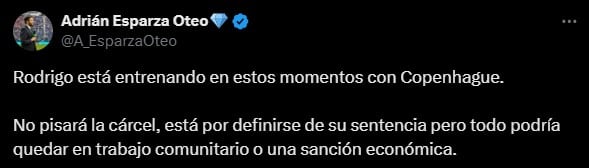 Tuit de Adrián Esparza Oteo