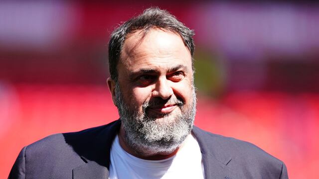 El dueño de un tradicional equipo de la Premier League protagonizó un bochornoso incidente con su técnico por un resultado que no le gustó