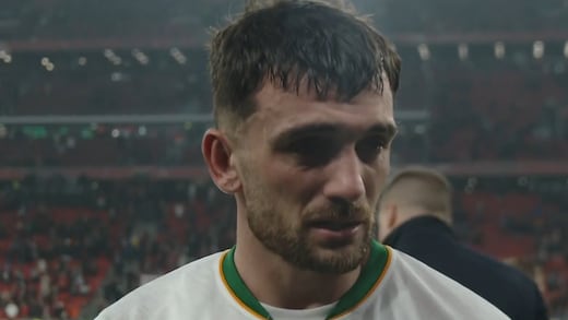 El golazo de Troy Parrot de último minuto que mantiene a Irlanda con esperanza de regresar a un Mundial tras 24 años