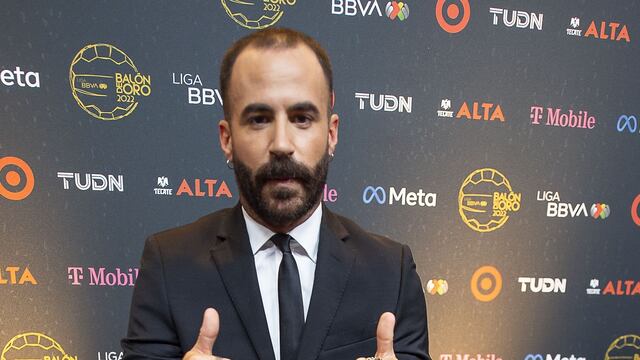 Marc Crosas sigue en modo ‘ligador’; ahora quiere que Lola del Carril se quede en México.